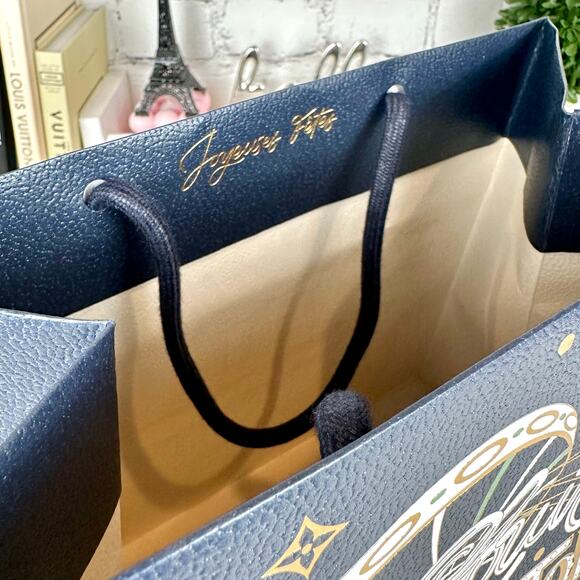 Louis Vuitton Special Christmas 2024 Shopping bag - Picture 3 of 7